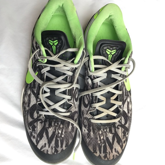 kobe bryant green shoes